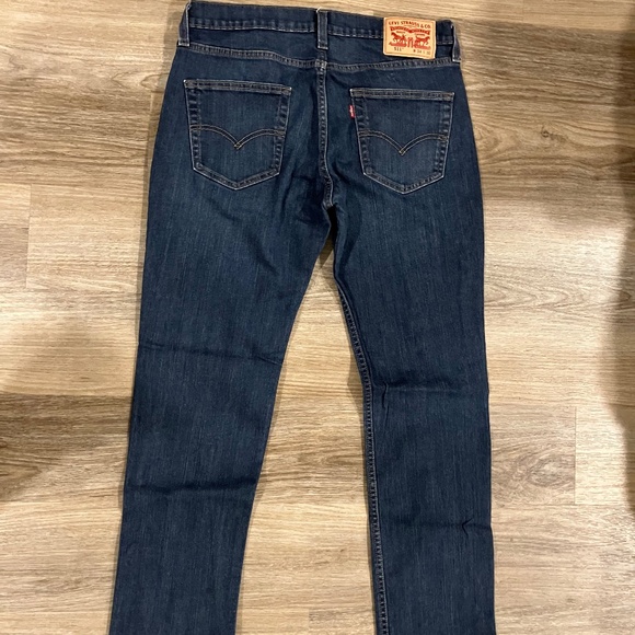 Levi Jeans - Picture 2 of 2